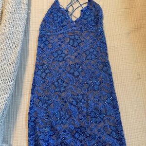 Elegant Blue Lace Midi Dress